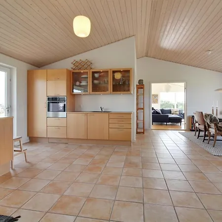 Amalia - 500m From The Sea By Interhome