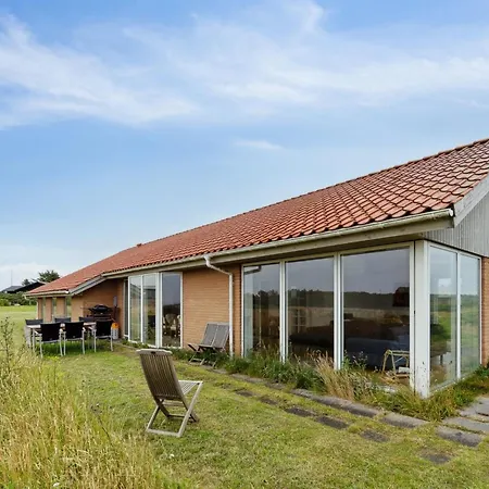 Amalia - 500m From The Sea By Interhome *